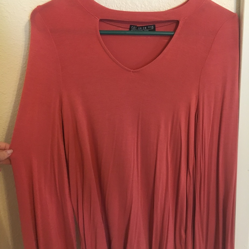 Loose Neck Cut Long Sleeve